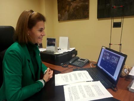 Imagen La diputada de Prodestur, Magdalena Rodríguez, defiende la sostenibilidad en el turismo en la primera jornada sobre ecoturismo de Segovia